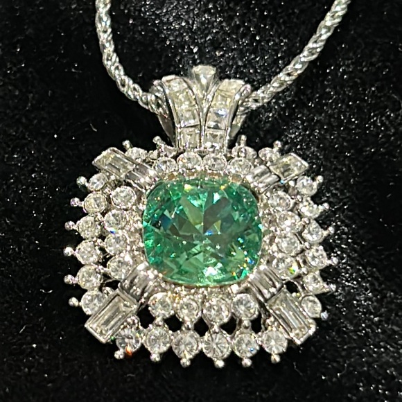 #21 Vintage Nolan Miller Pendant, Green & Clear Crystal Pendant,Silver 18" Chain - Picture 5 of 10